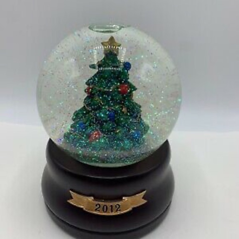 SOLD 2012 Christmas Snowglobe